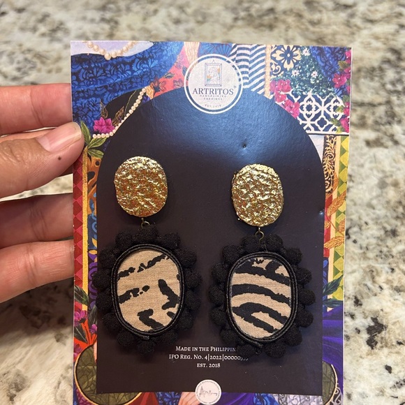 Hand Made earrings - Picture 1 of 2